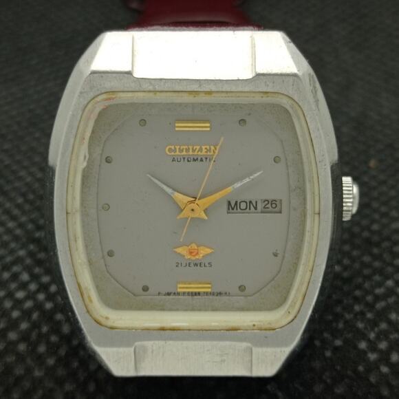 Vintage 1976 Citizen Automatic Womans Silver Watch W/daydate & Gold accents